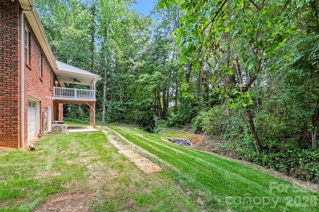 1436 20th Avenue Place NE, Hickory, NC 28601