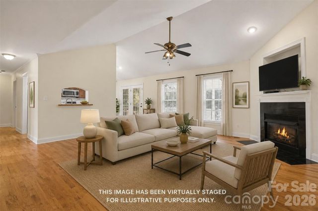1436 20th Avenue Place NE, Hickory, NC 28601