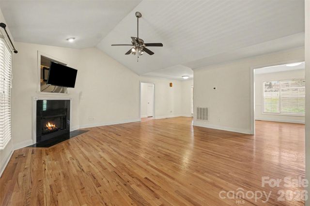 1436 20th Avenue Place NE, Hickory, NC 28601