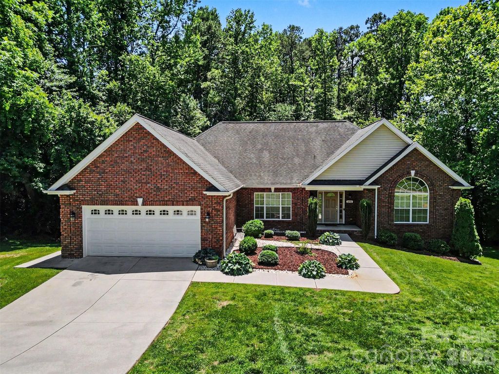 1436 20th Avenue Place NE, Hickory, NC 28601
