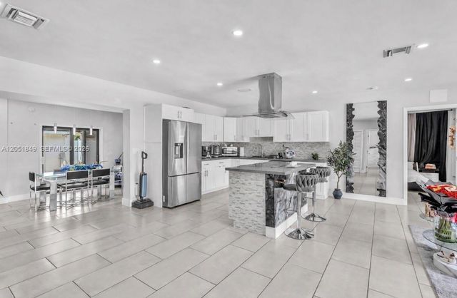 2830 NW 156th St, Miami Gardens, FL 33054