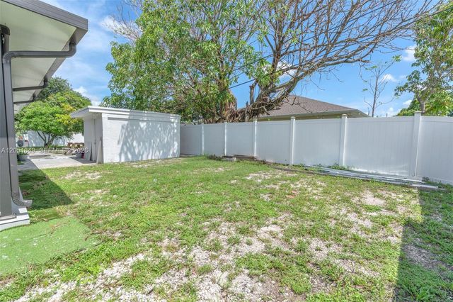 2830 NW 156th St, Miami Gardens, FL 33054
