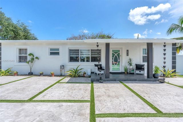 2830 NW 156th St, Miami Gardens, FL 33054