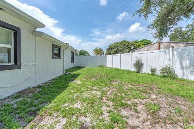 2830 NW 156th St, Miami Gardens, FL 33054