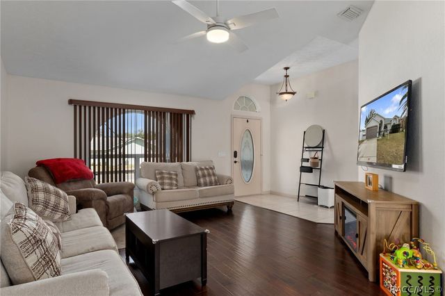 9054 E Coker Creek Lane, Inverness, FL 34450