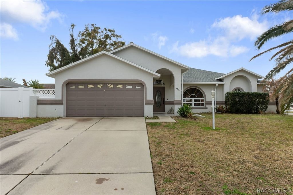 9054 E Coker Creek Lane, Inverness, FL 34450