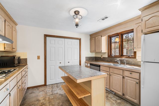 15 Pine Valley Road, Hyannis, MA 02601