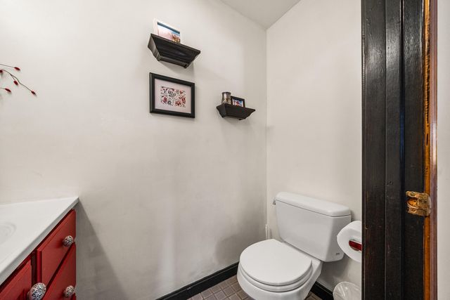 15 Pine Valley Road, Hyannis, MA 02601