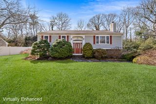 15 Pine Valley Road, Hyannis, MA 02601
