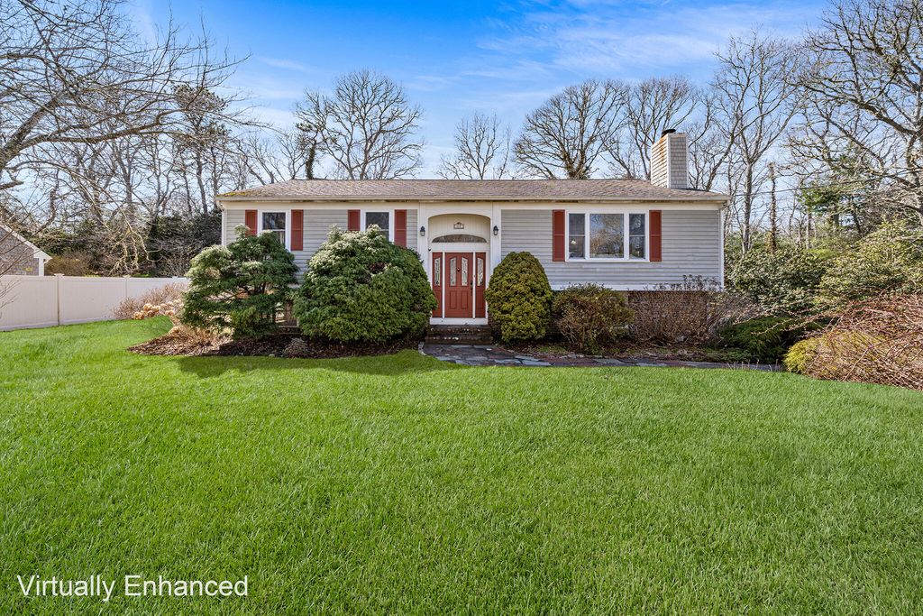 15 Pine Valley Road, Hyannis, MA 02601