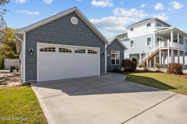 129 NW 11th Street, Oak Island, NC 28465