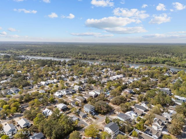 129 NW 11th Street, Oak Island, NC 28465