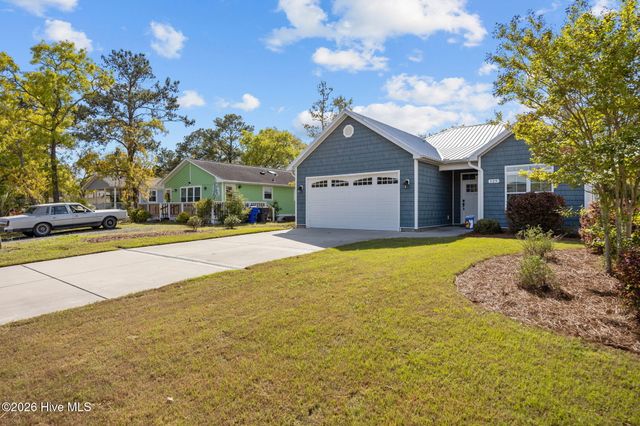 129 NW 11th Street, Oak Island, NC 28465