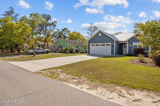 129 NW 11th Street, Oak Island, NC 28465