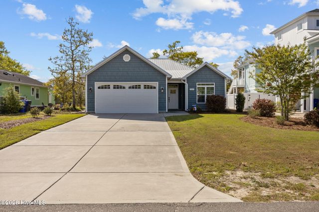 129 NW 11th Street, Oak Island, NC 28465