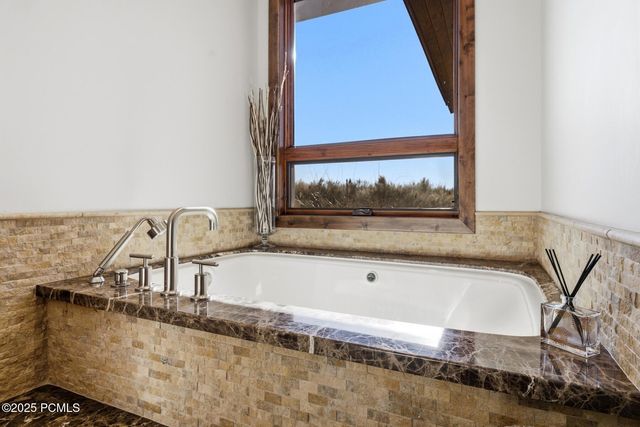 2650 E Cliff Rose Court, Park City, UT 84098