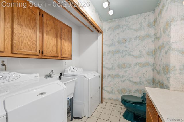 13438 Sebastian Drive, Warren, MI 48088