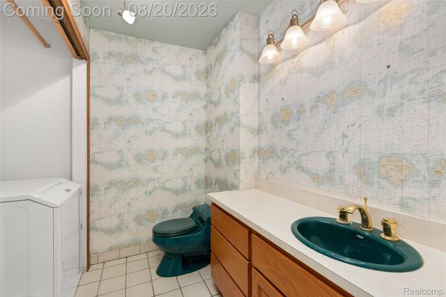 13438 Sebastian Drive, Warren, MI 48088