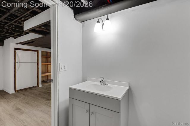 13438 Sebastian Drive, Warren, MI 48088