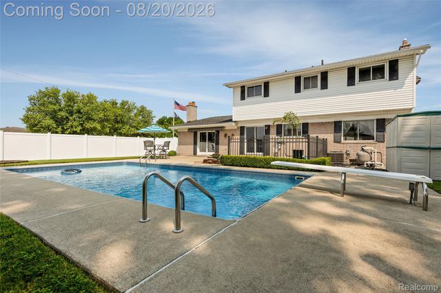 13438 Sebastian Drive, Warren, MI 48088