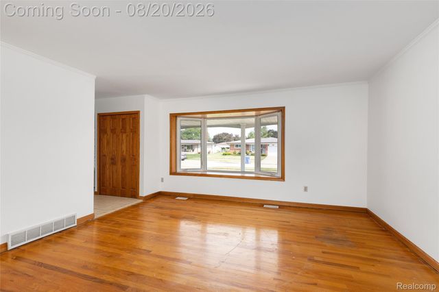 13438 Sebastian Drive, Warren, MI 48088