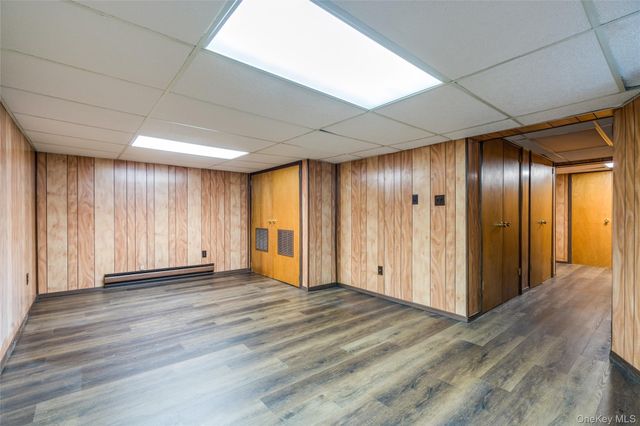 122 Woodlake Drive W, Woodbury, NY 11797