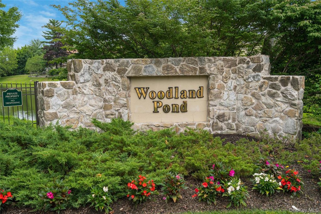 122 Woodlake Drive W, Woodbury, NY 11797