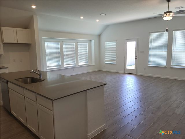 1233 Fox Wing Way, New Braunfels, TX 78132