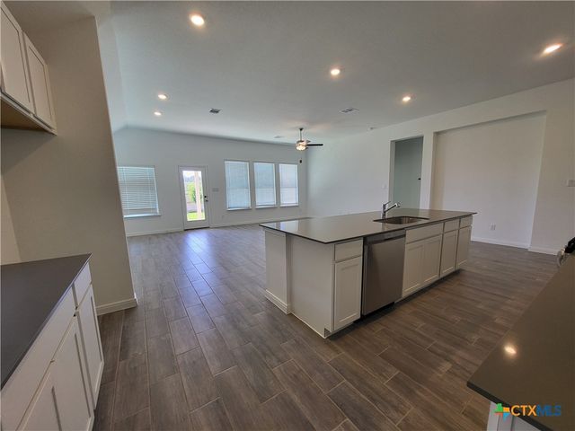 1233 Fox Wing Way, New Braunfels, TX 78132