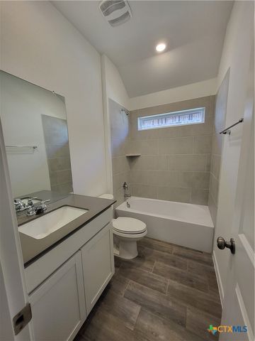 1233 Fox Wing Way, New Braunfels, TX 78132