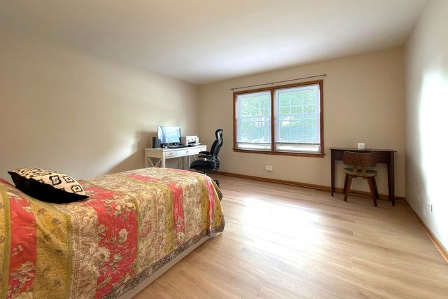 914 W St. James Street 1, Arlington Heights, IL 60005