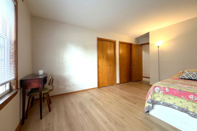 914 W St. James Street 1, Arlington Heights, IL 60005