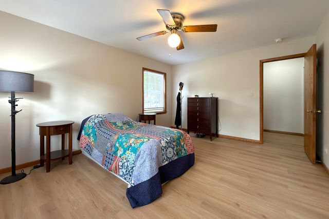 914 W St. James Street 1, Arlington Heights, IL 60005