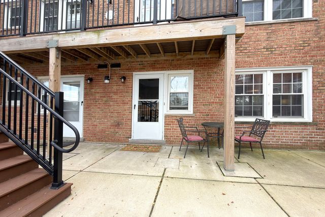 914 W St. James Street 1, Arlington Heights, IL 60005