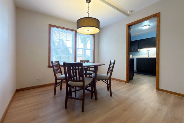 914 W St. James Street 1, Arlington Heights, IL 60005