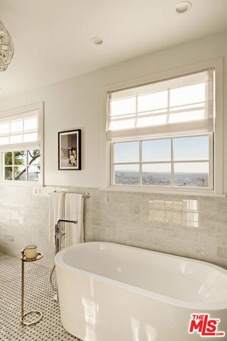 8289 Hollywood Boulevard, Los Angeles, CA 90069