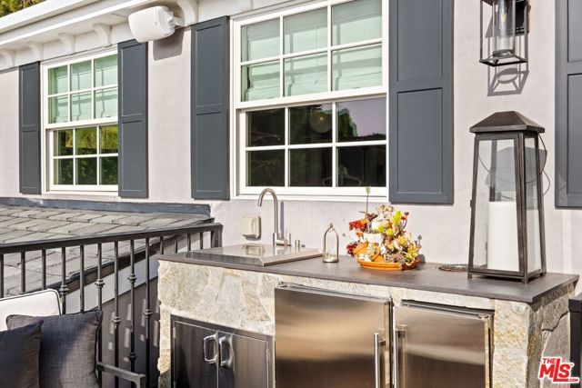 8289 Hollywood Boulevard, Los Angeles, CA 90069