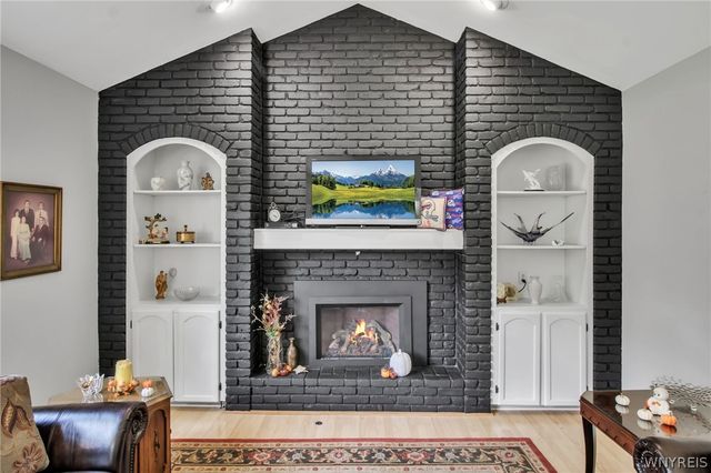 38 Shady Grove Drive, Amherst, NY 14051