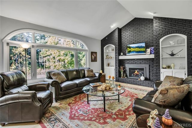 38 Shady Grove Drive, Amherst, NY 14051