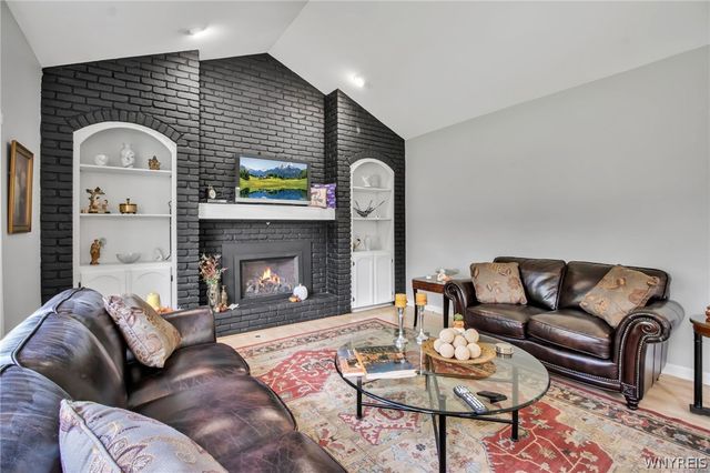 38 Shady Grove Drive, Amherst, NY 14051