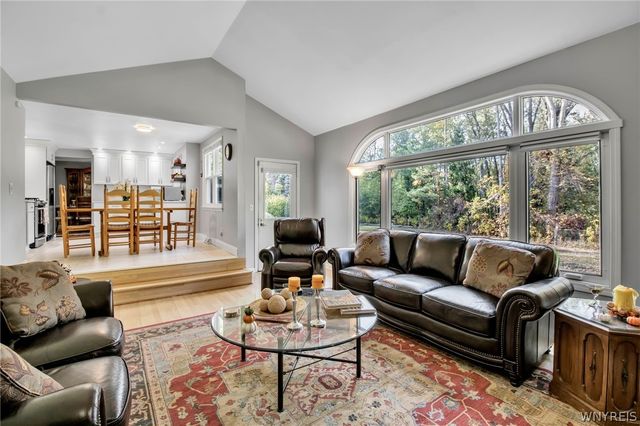 38 Shady Grove Drive, Amherst, NY 14051