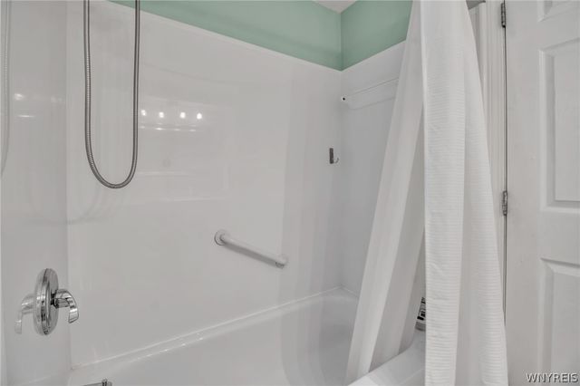 38 Shady Grove Drive, Amherst, NY 14051