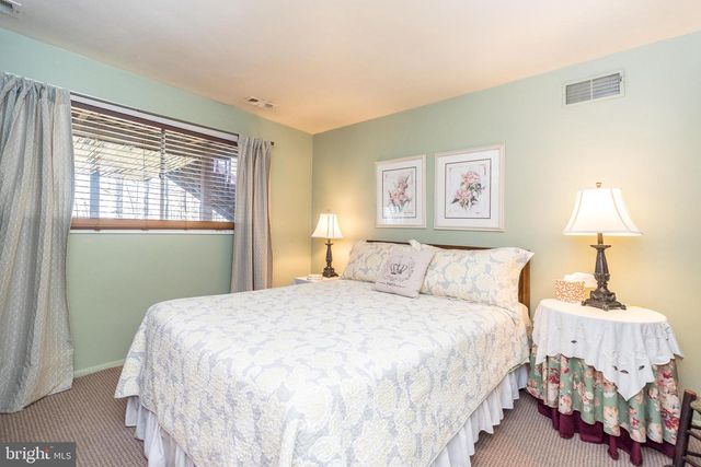 30 FORGE MOUNTAIN DR, Phoenixville, PA 19460