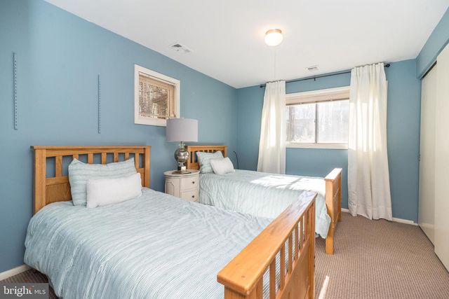 30 FORGE MOUNTAIN DR, Phoenixville, PA 19460