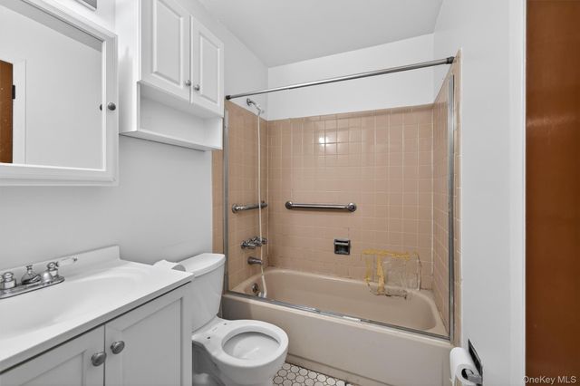 53 Mallory Road, Spring Valley, NY 10977