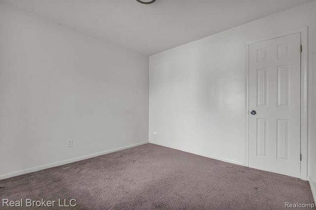 23407 Davey Avenue, Hazel Park, MI 48030