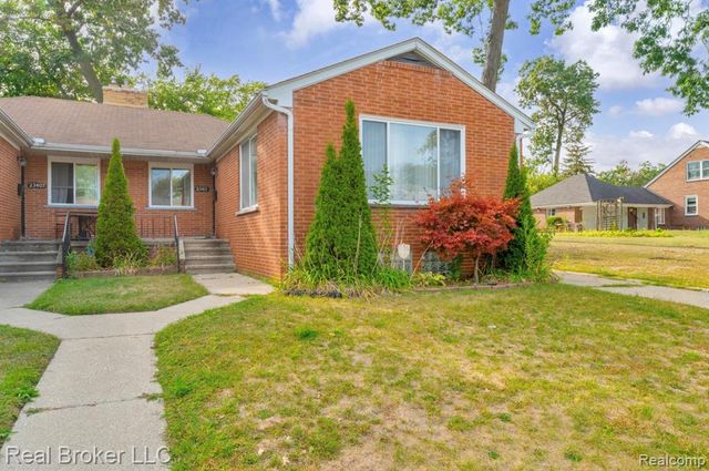 23407 Davey Avenue, Hazel Park, MI 48030