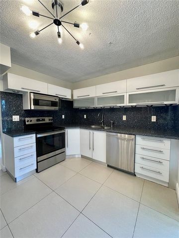 562 NW 82nd Pl 314, Miami, FL 33126