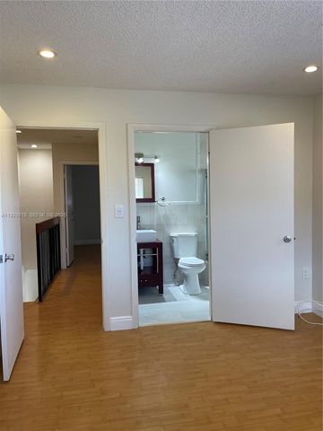 562 NW 82nd Pl 314, Miami, FL 33126