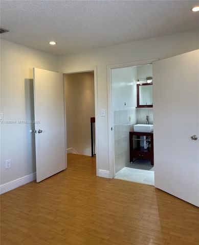 562 NW 82nd Pl 314, Miami, FL 33126